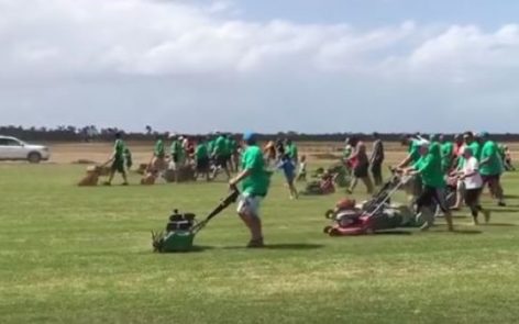 Queensland lawn fanatics break mowing world record on Sunshine Coast img