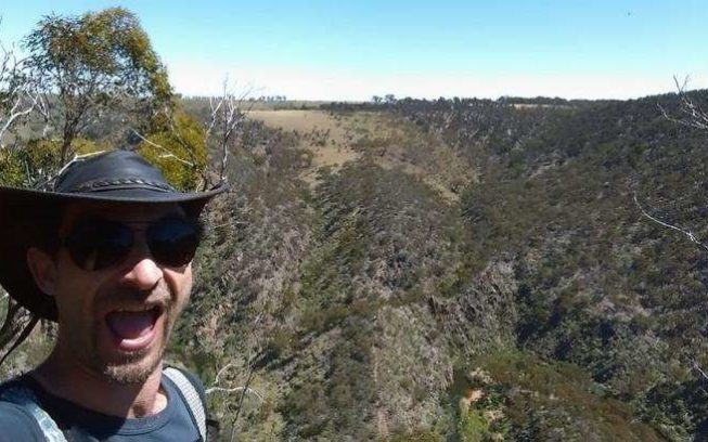 Hiker takes selfie, then vanishes img